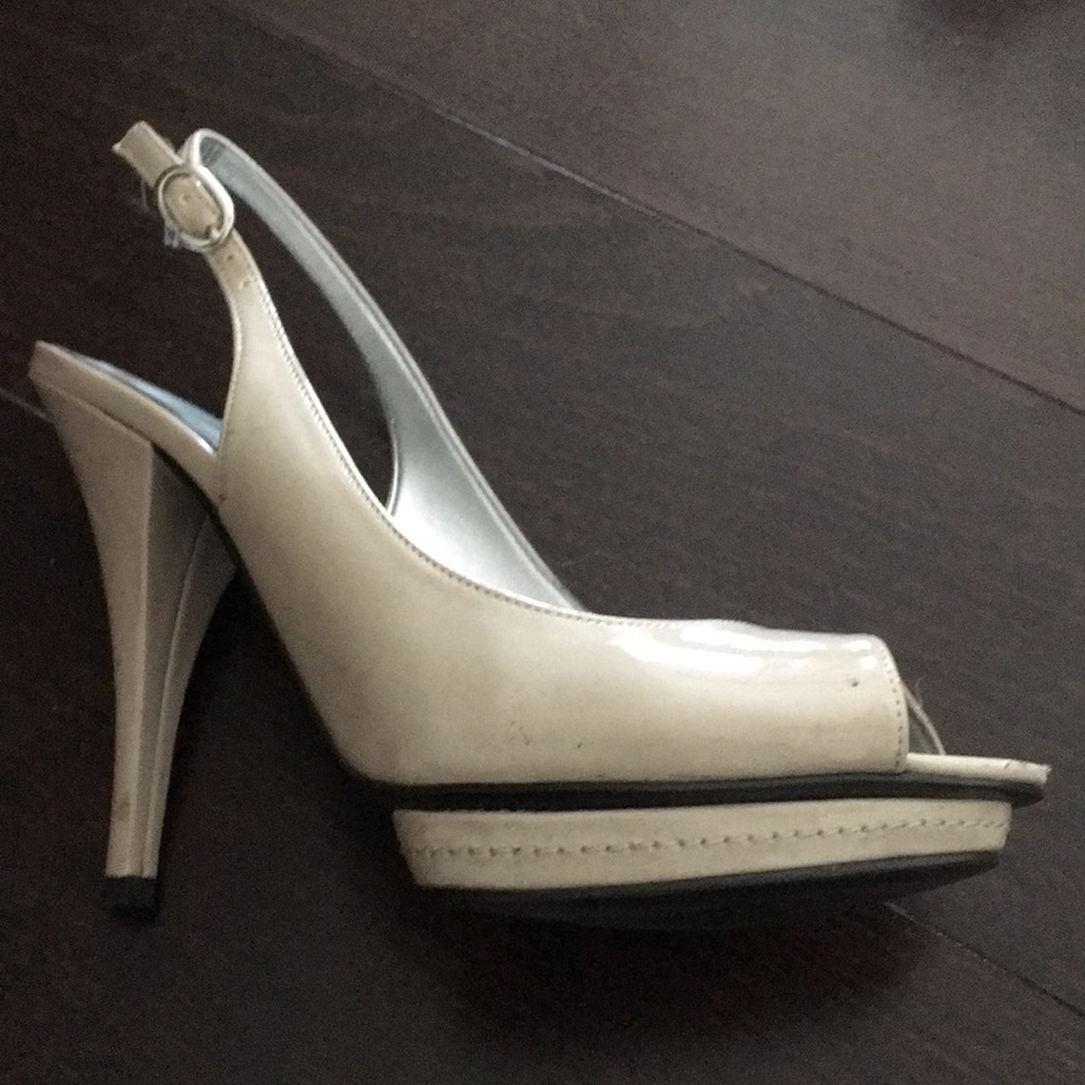 Used Guess Cream colour heels size 6 - Picture 2 of 3